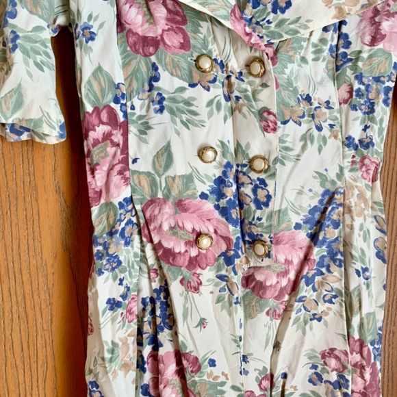 VINTAGE 80’s L.A. GAL FLORAL DOUBLE BREASTED SKORTS SIZE 13/14 WITH SMALL TEAR - Picture 3 of 8